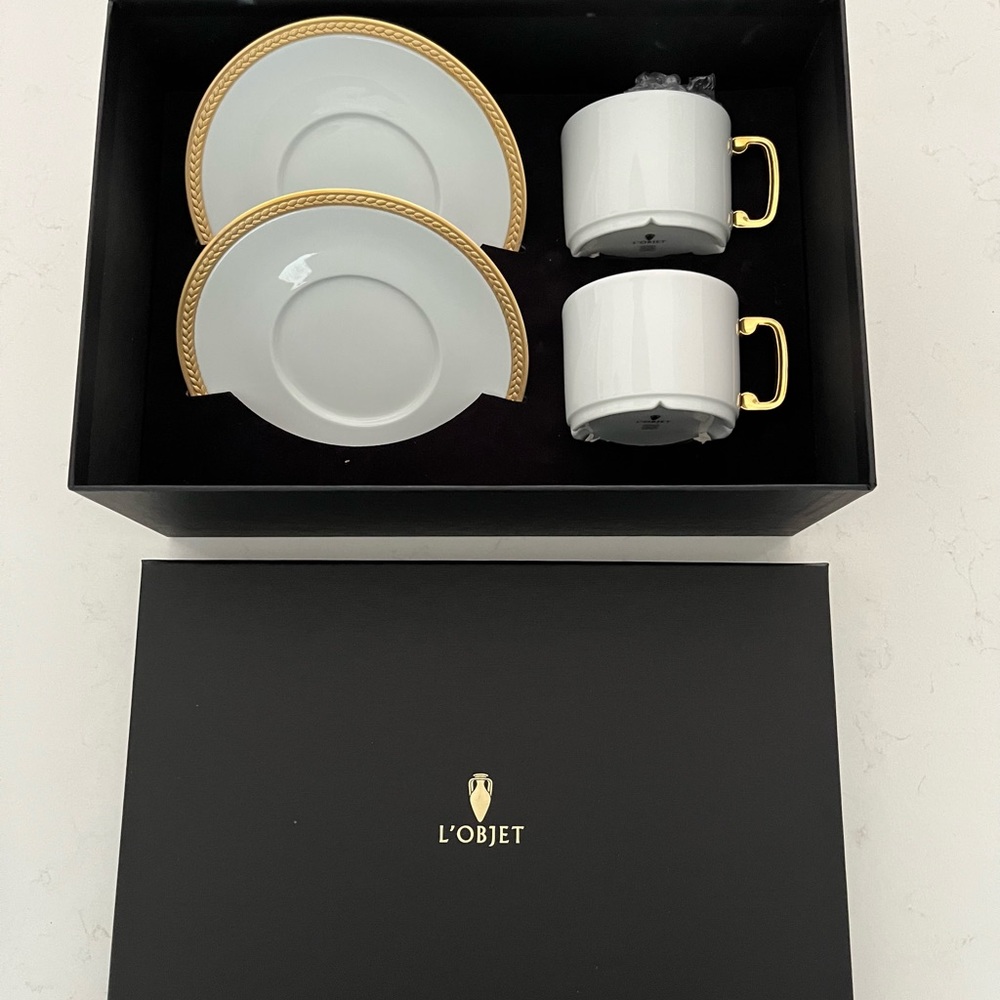 Soie Tressee 4-Piece Teacups and Saucers Set